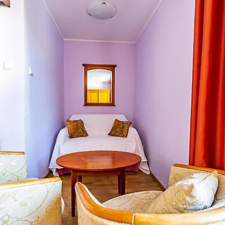 Проживание в семье Casa Blanca *