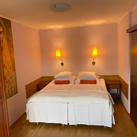 Проживание в семье Casa Blanca Ястарня